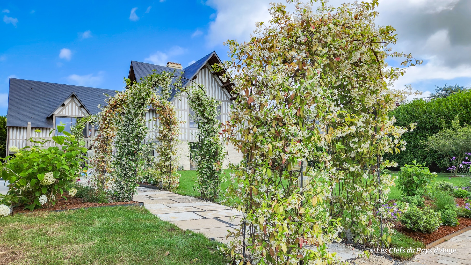 TOURGÉVILLE - Superbe maison avec Piscine et Sauna