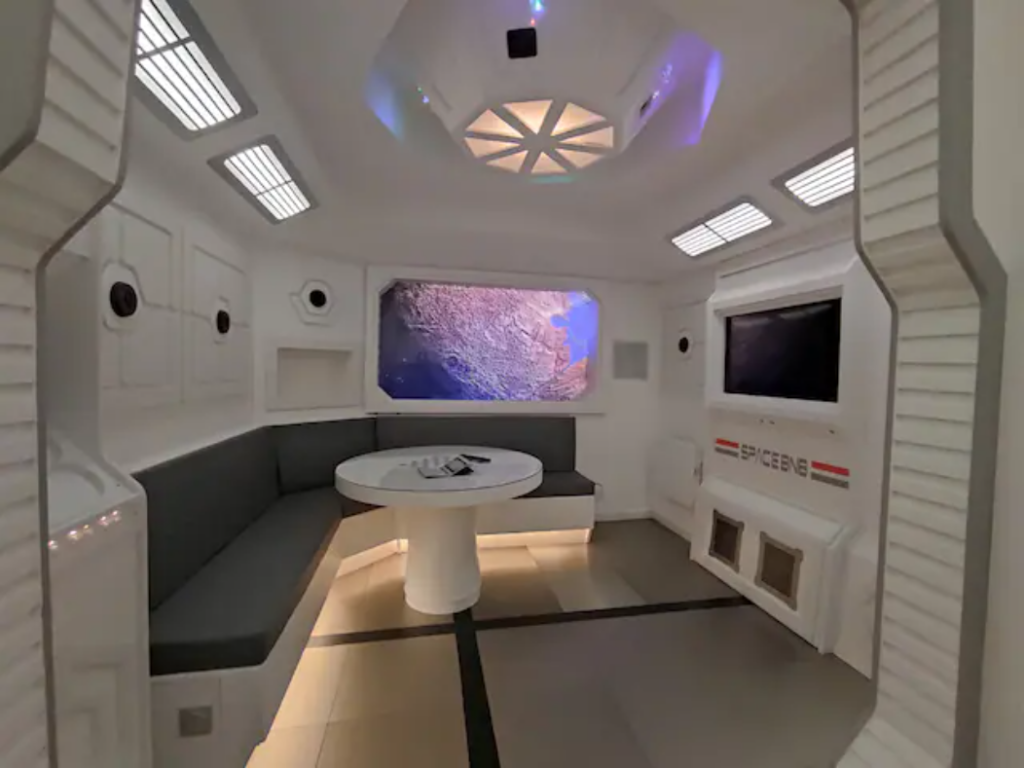 LISIEUX - Space Lodge, vaisseau spatial + jeu escape game - 4 Aventuriers